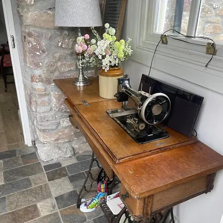 The Old House At Belfield Hébergement de vacances *